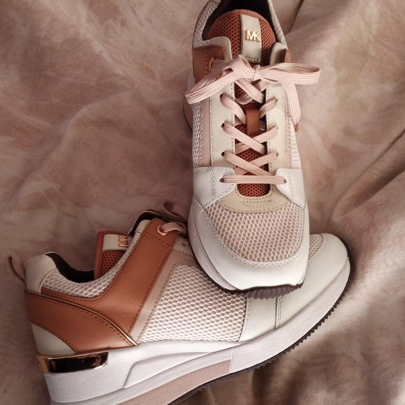 Brand new MK shoes - Picture 1 of 4